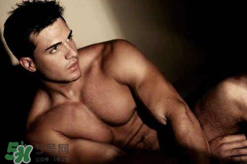 男性睾丸什么时候开始发育,男人什么时候就不会晨勃了