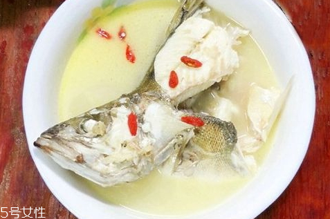 黄鱼汤的做法视频,黄鱼汤的做法大全 黄鱼汤的做法视频,黄鱼汤的做法大全