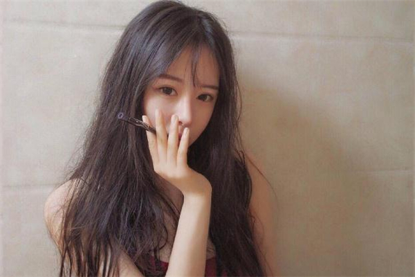 为什么女人穿过的衣服是香的,为什么女生穿过的衣服那么香 为什么女人穿过的衣服是香的,为什么女生穿过的衣服那么香