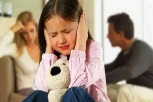 控制欲强的人原生家庭,占有欲和原生家庭的关系