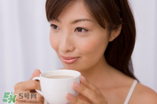 女人头发细软代表什么命运婚姻?,女人头发细软代表什么