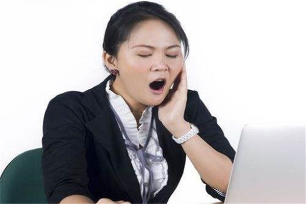 发作性睡病是什么引起的,发作性睡病的症状有哪些 发作性睡病是什么引起的,发作性睡病的症状有哪些