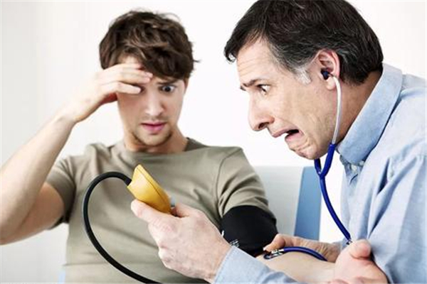 肾病是怎么引起的 原因有哪些,肾脏病有哪些症状