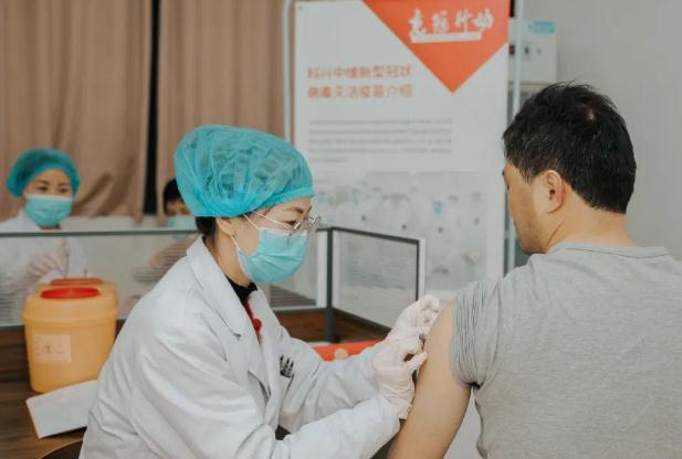 打完新冠疫苗后胳膊肿痛怎么办10天左右了,打完新冠疫苗后胳膊疼怎么办 打完新冠疫苗后胳膊肿痛怎么办10天左右了,打完新冠疫苗后胳膊疼怎么办