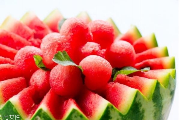 什么人不能吃西瓜(什么人不能吃西瓜子)