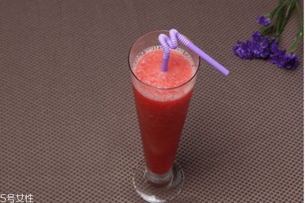 西瓜汁分层还能喝吗(果汁分层了还能喝吗)