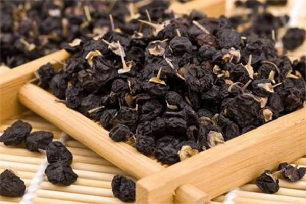 黑枸杞怎么泡水(黑枸杞怎么泡水喝正确方法)