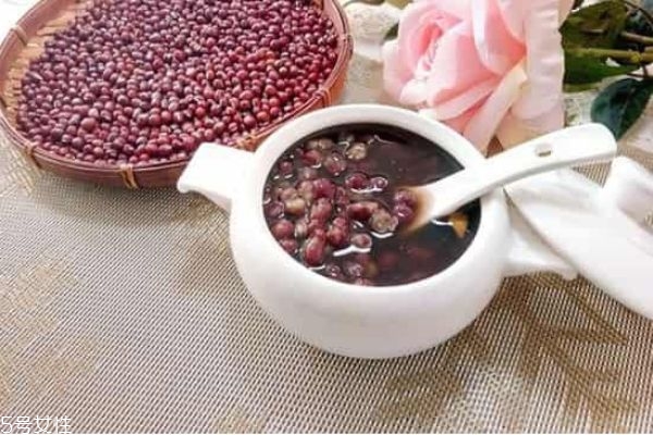 喝红豆薏米粥拉肚子怎么办(喝红豆薏米粥拉肚子怎么回事)