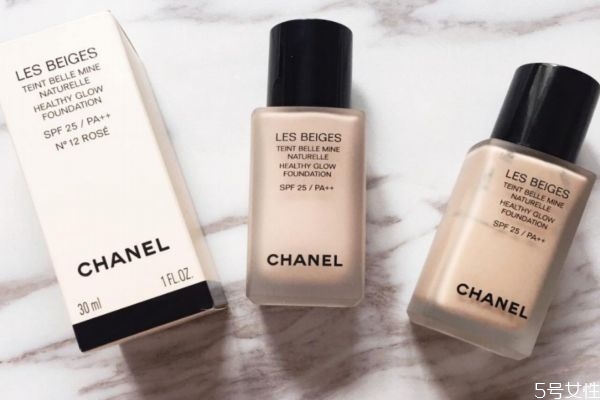 油皮应该选择什么样的粉底液(油皮适合什么粉底液)