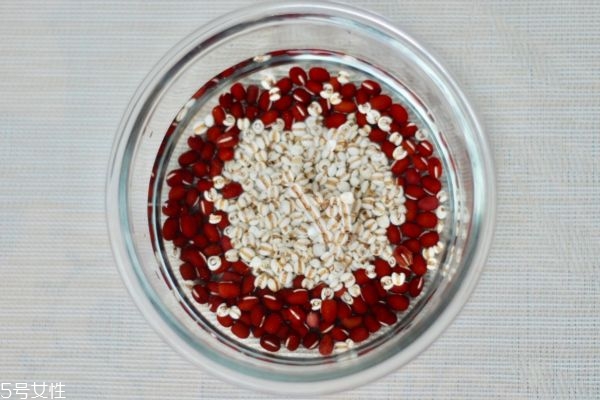 早餐吃红豆薏米粥有什么好处(早餐吃红豆薏米粥有什么好处) 早餐吃红豆薏米粥有什么好处(早餐吃红豆薏米粥有什么好处)