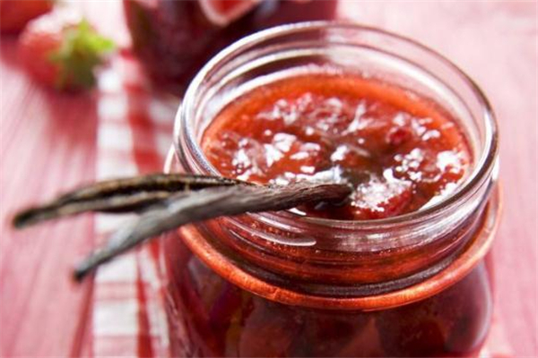 草莓酱怎么做(草莓酱怎么做好吃)