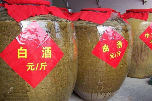 散装白酒怎么鉴定好坏(散装白酒怎么区分好坏真假)