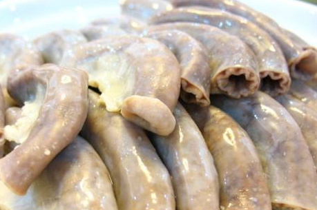 猪粉肠怎么看熟了没(粉肠怎么样才知道熟了)