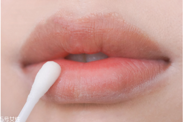 口红的正确涂法(口红的正确涂法六步骤) 口红的正确涂法(口红的正确涂法六步骤)