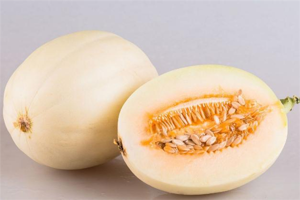 香瓜不能和什么一起吃(香瓜不能和什么一起吃/同吃)