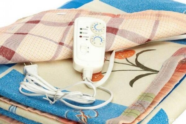 电热毯高温开多长时间会着火,电热毯开多久会着火