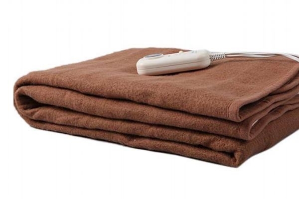 空调功率大还是电热毯功率大,电热毯跟空调哪个用电量大