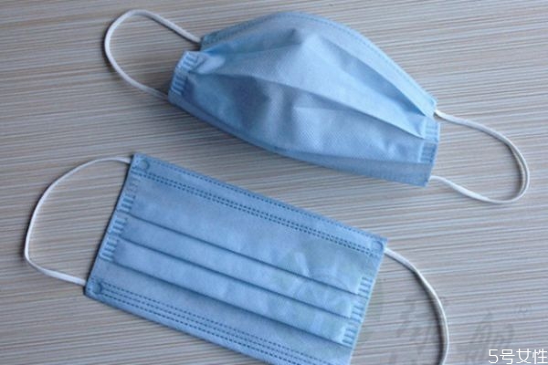医用口罩的正反面怎么区分,医用口罩哪个是正面哪个是反面 医用口罩的正反面怎么区分,医用口罩哪个是正面哪个是反面