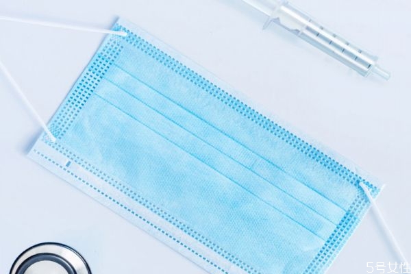 n95口罩外面可以喷酒精吗,口罩外面可以喷酒精吗