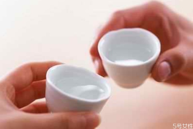 经常喝酒断片的危害,喝酒经常断片是怎么回事 经常喝酒断片的危害,喝酒经常断片是怎么回事