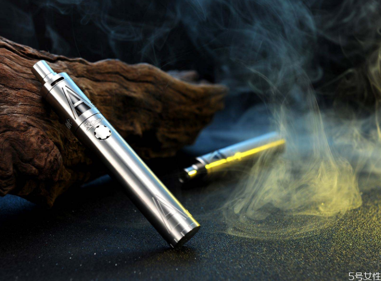长期抽电子烟有什么危害,一直抽电子烟对身体有害吗