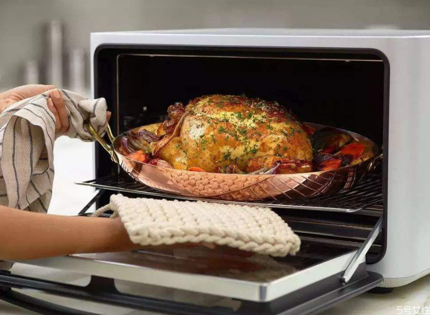 烤箱和微波炉的区别哪个更实用,蒸烤箱和微波炉哪个更实用