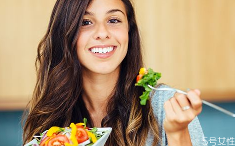 节食影响月经吗,经期节食会影响月经吗