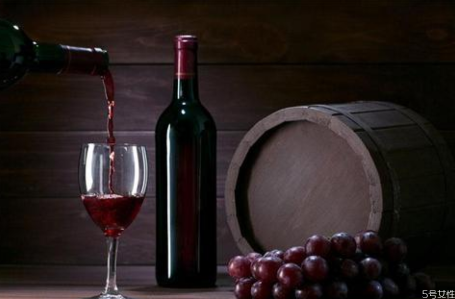 红酒瓶塞断了一半怎么取出来,红酒瓶塞碎了怎么取出来