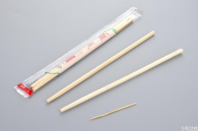 一次性筷子为什么那么白,筷子用白色的好吗