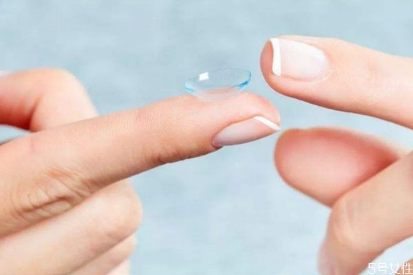 年抛不常戴多久换一次水,年抛一般戴多久 年抛不常戴多久换一次水,年抛一般戴多久