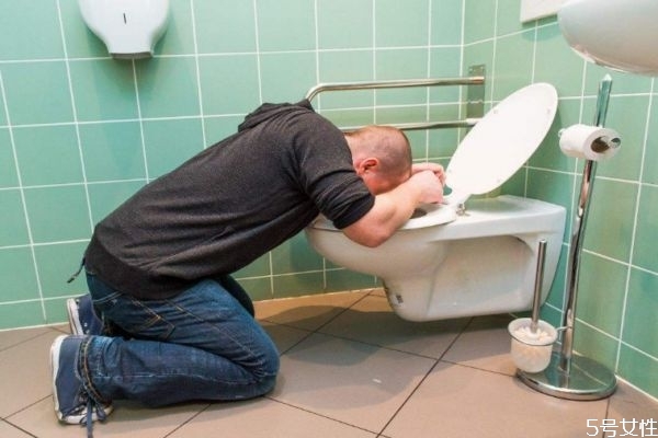 为什么会经常反胃酸,为什么最近老是反胃