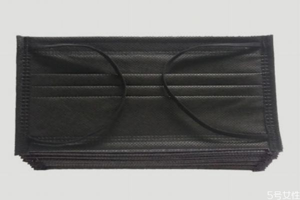 黑色口罩的正确戴法图片,黑色口罩的正确戴法在哪里买