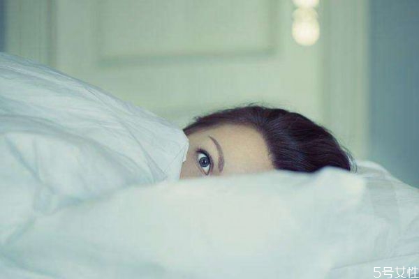 失眠的原因有什么和心理社会因素,失眠因为什么引起