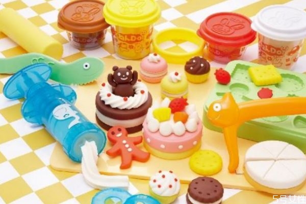 小孩把橡皮泥吃了怎么办,小孩子不小心吃了橡皮泥怎么办