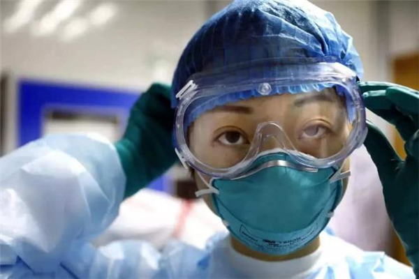 近视眼怎样正确戴眼镜,如何正确佩戴近视眼镜