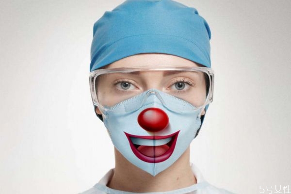 有发热咳嗽的人员使用后的口罩如何处理,使用后的口罩如何处理?(多选)