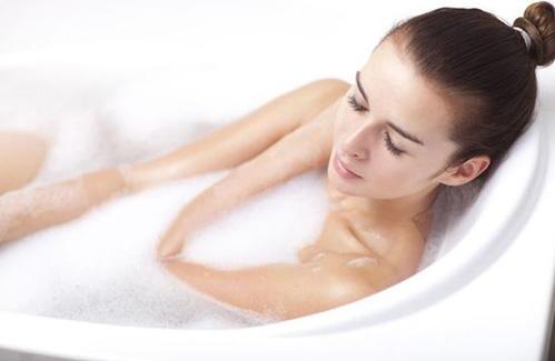 夏天泡澡要注意什么,冬天泡澡注意事项