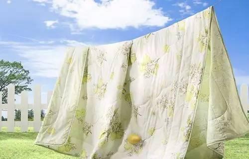 冬天什么时间晒被子最好,秋冬季节晒被子最佳时间