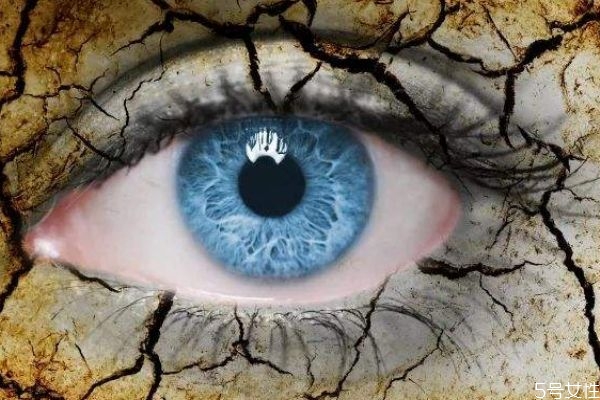 怎样预防眼睛干涩,怎样预防眼睛干涩证