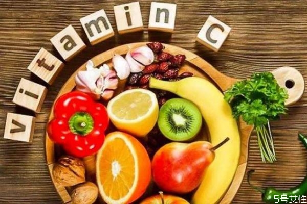 富含维生素c的水果有哪些,哪些水果含维生素c最多 富含维生素c的水果有哪些,哪些水果含维生素c最多