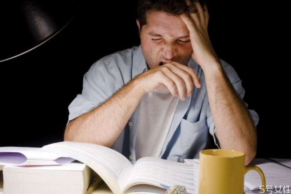 为什么熬夜人会瘦,为什么有的人熬夜会瘦