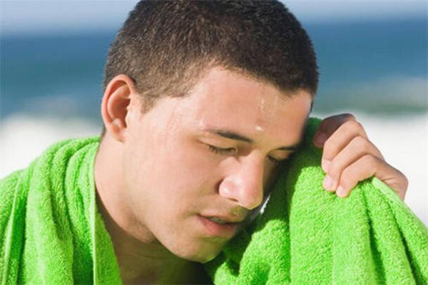 流汗后要注意什么,出完汗需要注意什么 流汗后要注意什么,出完汗需要注意什么