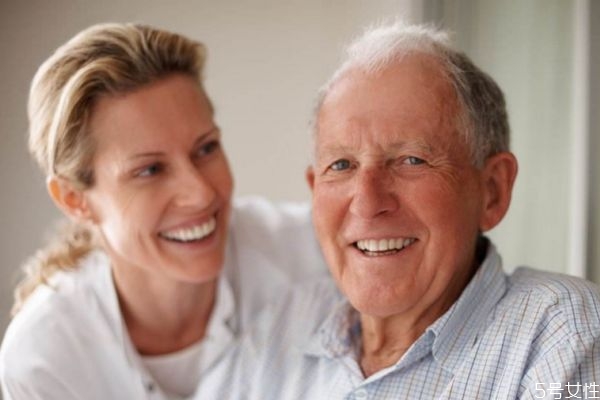 牙齿为何会松动,牙齿为什么会松动该怎么办