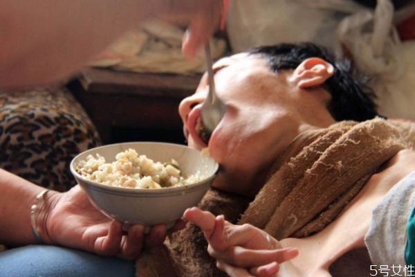 为啥会脑瘫,什么原因会导致脑瘫