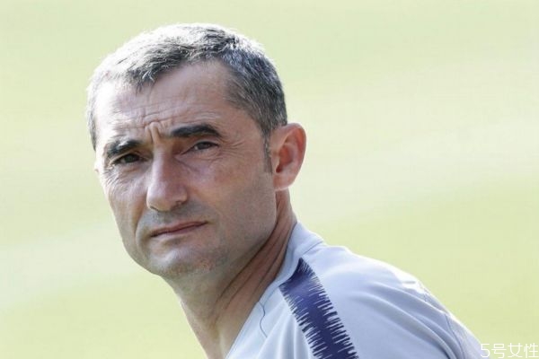 白头发是怎么形成的原因,白头发是什么原因造成的