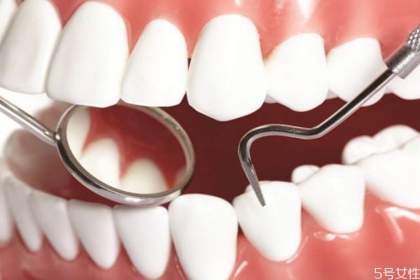 牙齿敏感是什么症状,牙齿很敏感是怎么回事
