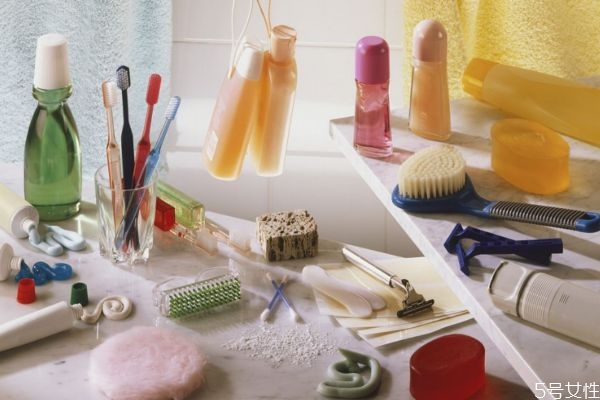 用漱口水还需要刷牙吗?,用漱口水还用刷牙吗