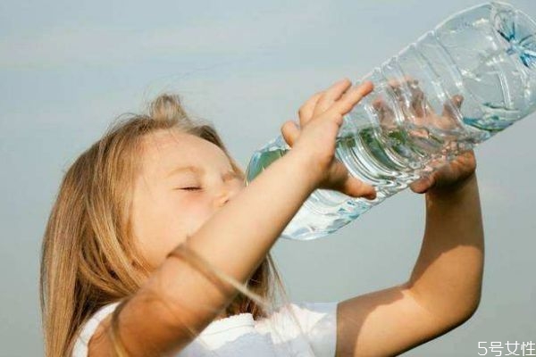 多喝水的好处,喝水多好吗?