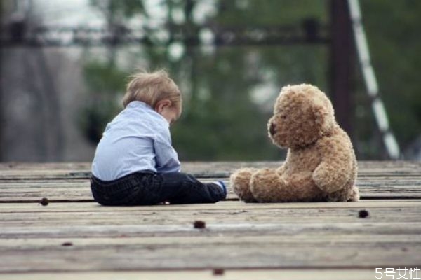 自闭症是一种什么疾病,自闭症到底是什么病