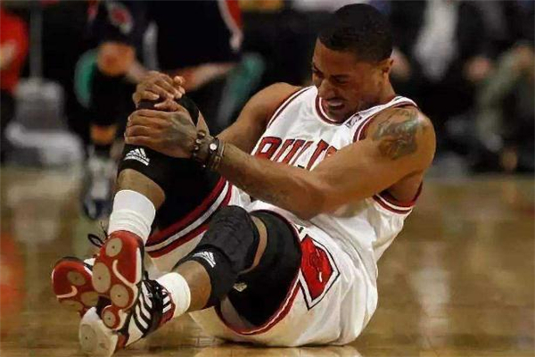 膝盖肌肉拉伤多久才能恢复正常,膝盖拉伤一般多久恢复